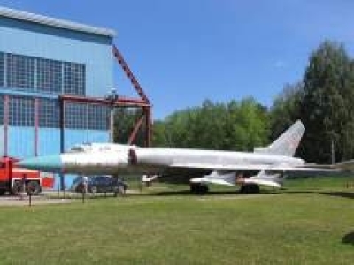 Ту-128, прикрывая северные границы страны, находился в воздухе 3,5 часа